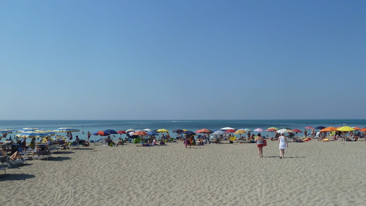 Lido Marini Apartment | LIDO MARINI - COMFORTABLE VACATION HOME A FEW METERS FROM THE SEA BLUE FLAG 24