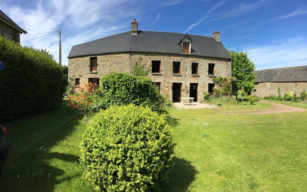 Saint-Lambert House | Lieu dit le jardin
