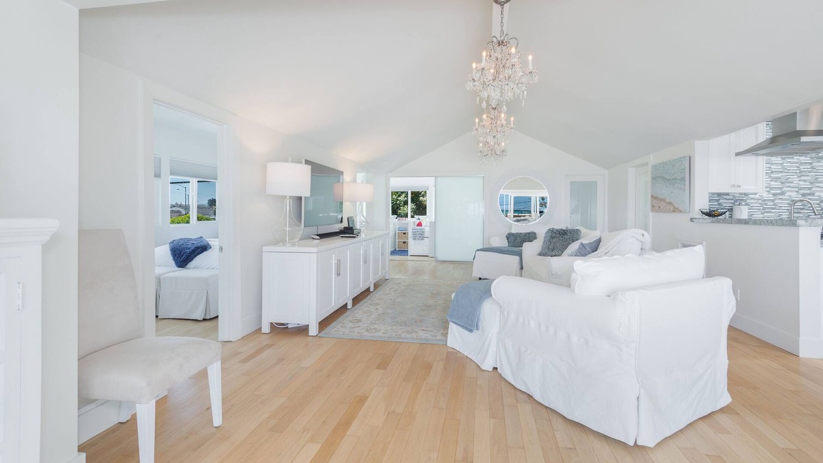 Eastern Malibu House | Life is better at the Beach in Malibu! Lux 3 bdr Home Spectacular Ocean Views