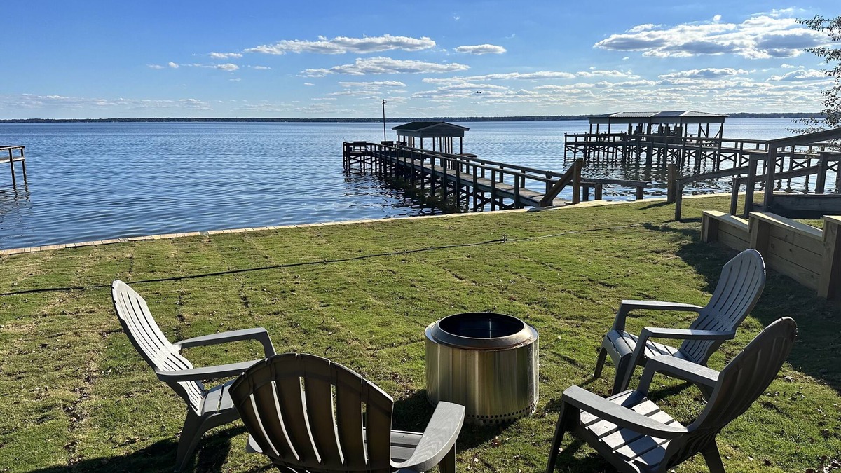 Summerton House | Life is better at the Lake nLakefront home that sleeps 13!