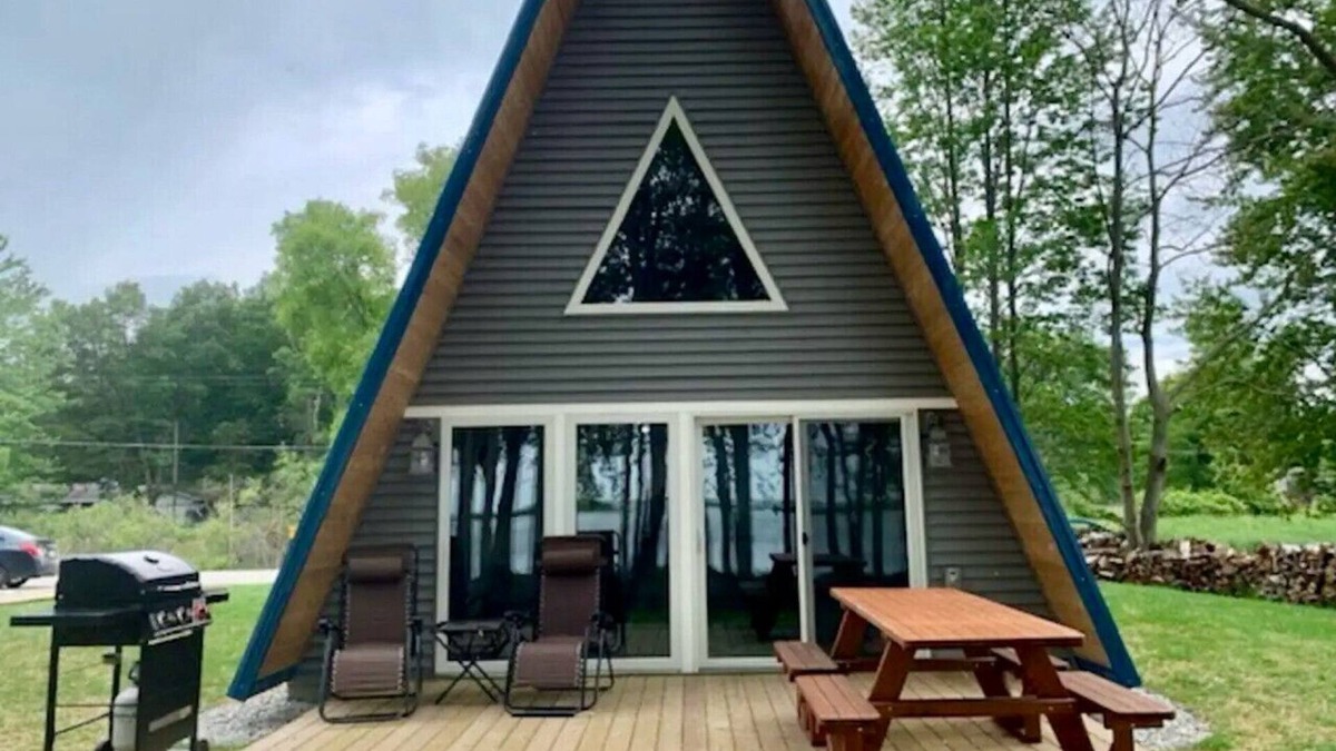 Au Gres Apartment | Life`s a Hoot A-Frame Cabin