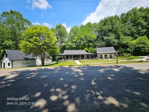 Brevard Villa | Life's Good Retreat