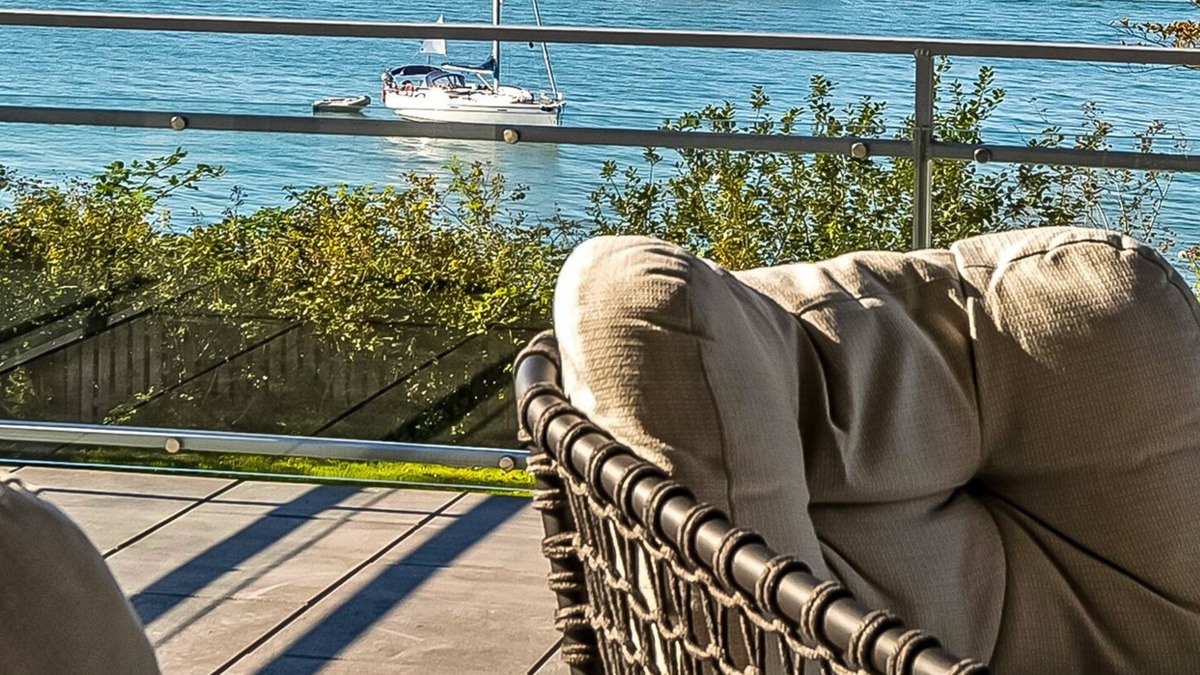 Gluecksburg Apartment | Lifestyle and Living by the Sea - Morning Glow