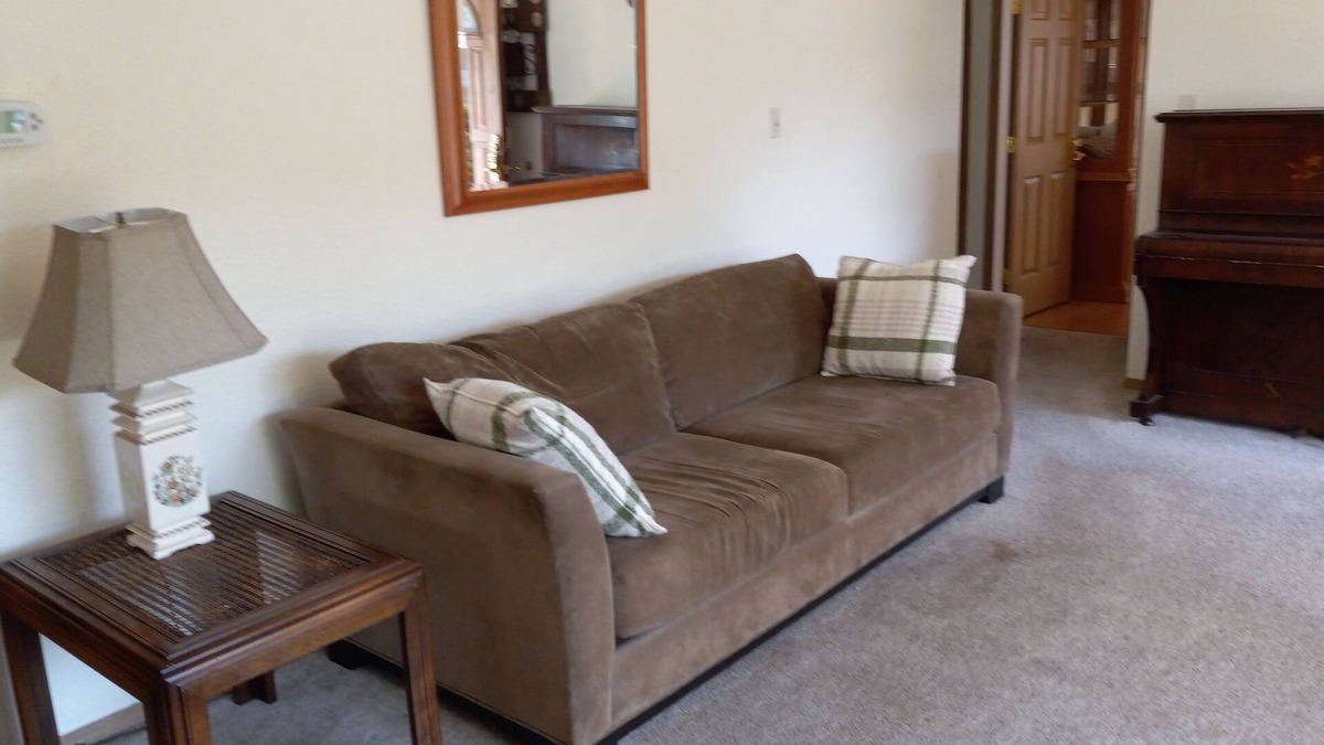 Delridge House | Light and Airy Ranch House. Detached 3 Bedroom with Fireplace
