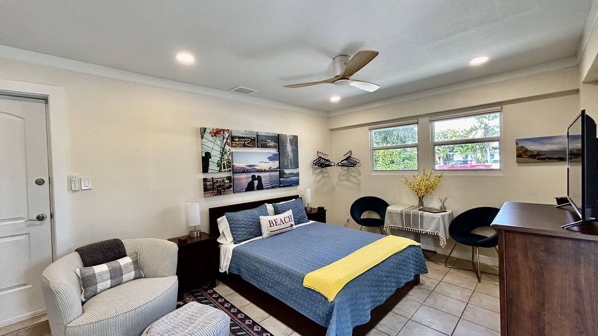 Boca Raton Apartment | Light and bright modern beach studio