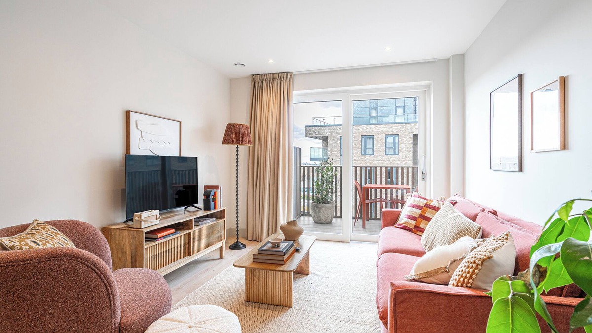 Whittington Apartment | Light and Space Retreat