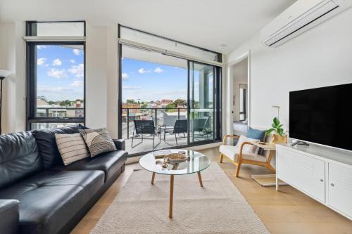 Travancore Apartment | Light Filled 2BR Apt with Balcony, Parking, near Flemington Racecourse