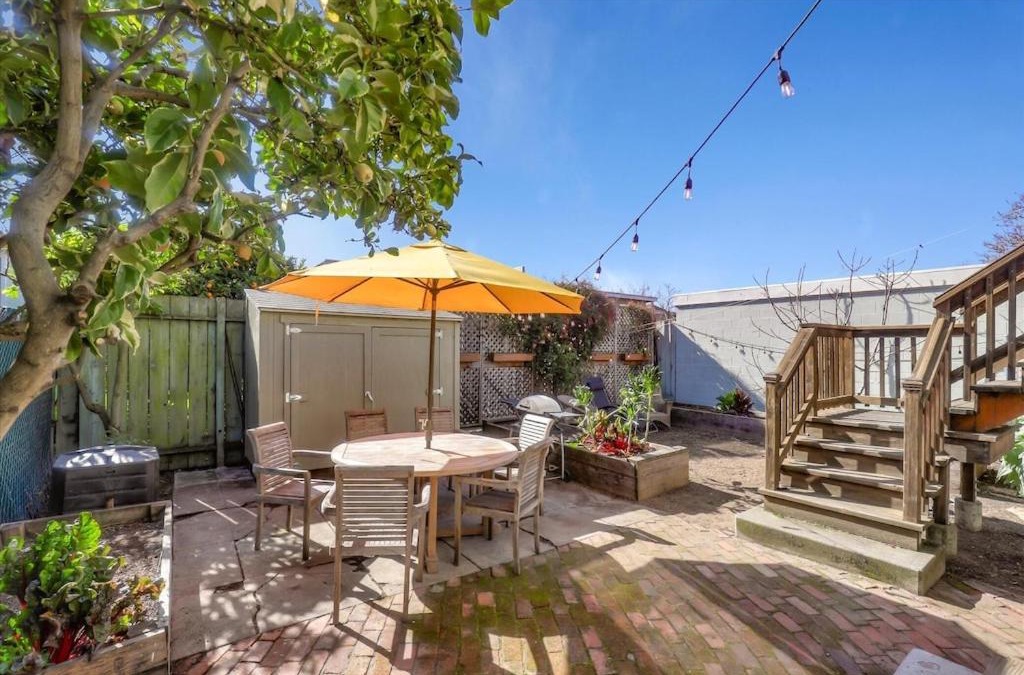 Paradise Park Apartment | Light filled Condo 3 Bedrm with enclosed sunny backyard