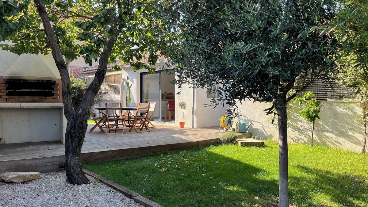 Bonneveine House | Light-filled house 5 minutes' walk from the sea