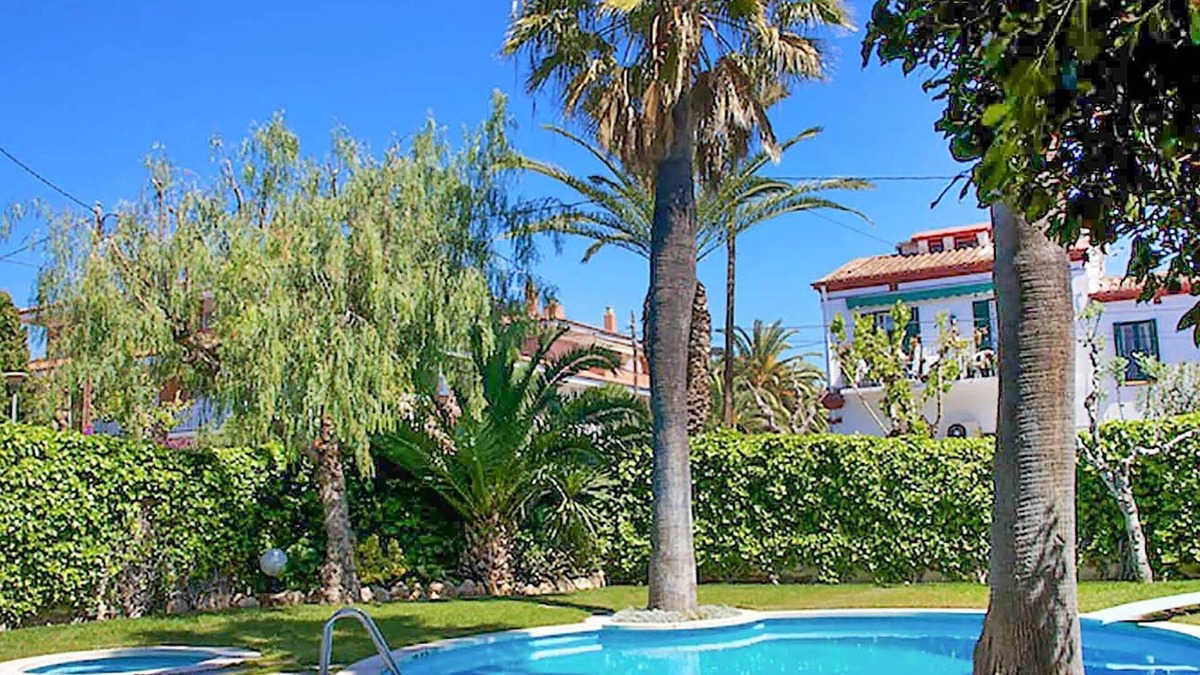 Sitges Apartment | LIGHTHOUSE BY BLAUSITGES Bright apartment with pool near the center of Sitges.