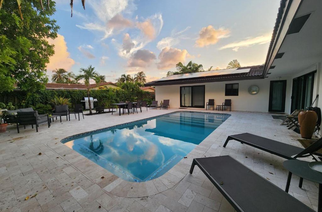 Coral Ridge Isles Apartment | Lighthouse Guest Suites