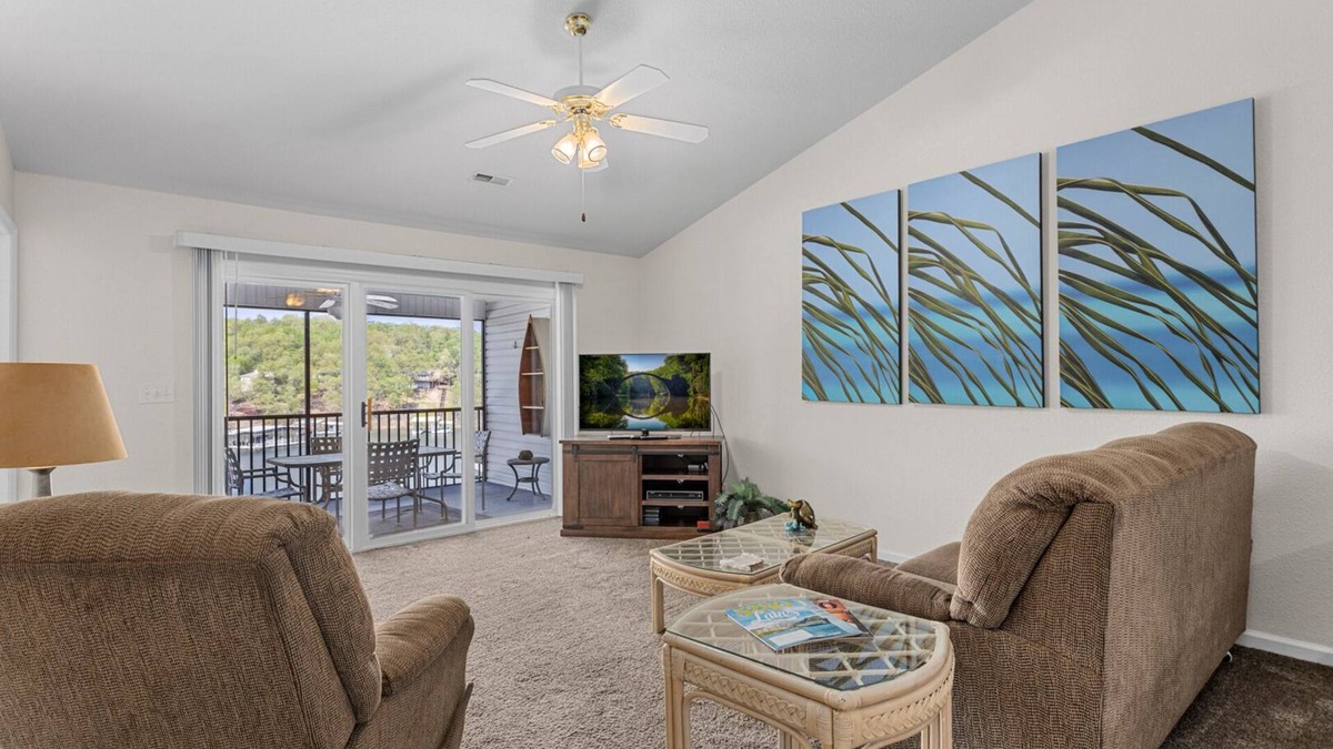 Lakeland Condo | Lighthouse Landing 5-403 - Waterfront Condo with Screened Deck!
