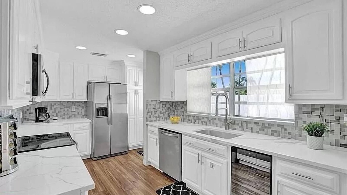 Lighthouse Point House | Lighthouse retreat - 5BR-Pool