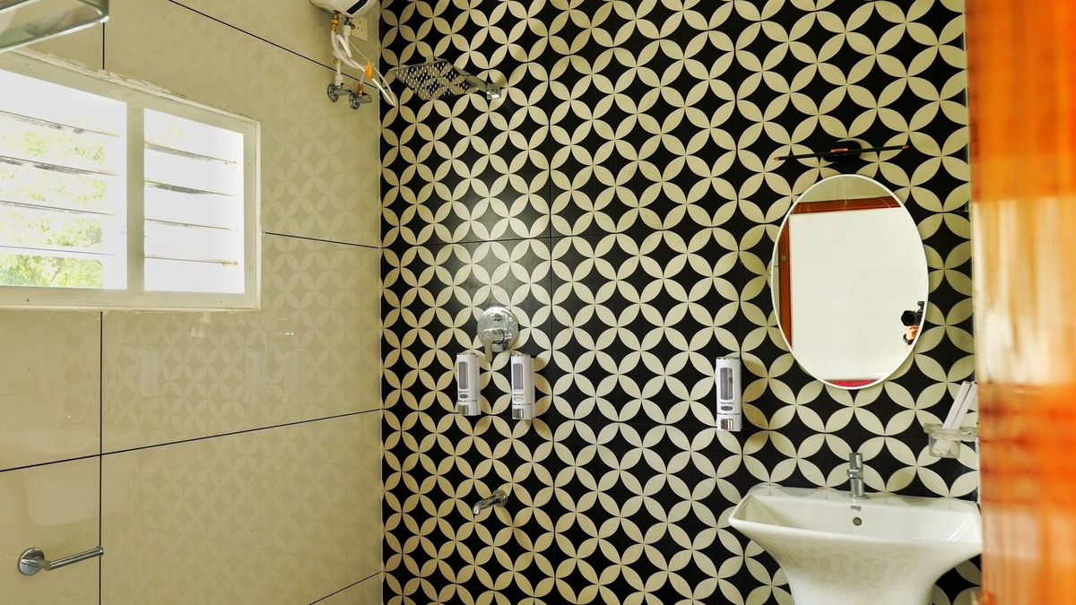 Vypin Villa | LIGHTHOUSE VILLA -A private pool villa between the Arabian sea and backwaters