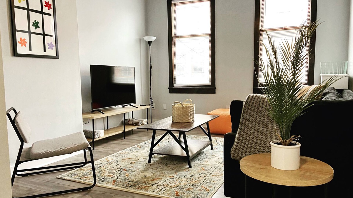 Downtown Saugerties Apartment | Lighthouse Walk - Full Floor Suite in the heart of Downtown