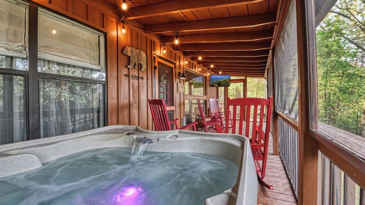 Deerfoot Park Estates Cabin | Lightning Bug Lodge - Cozy Mountain Cabin, Peaceful/Quiet Area, Hot tub!