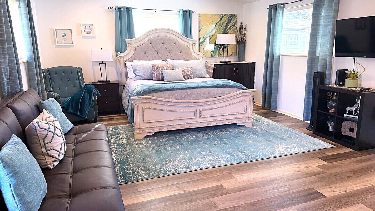 Harlow House | LikeHome2/Serene/Dedicated WI-FI/Close to the Hub/Extended Stays