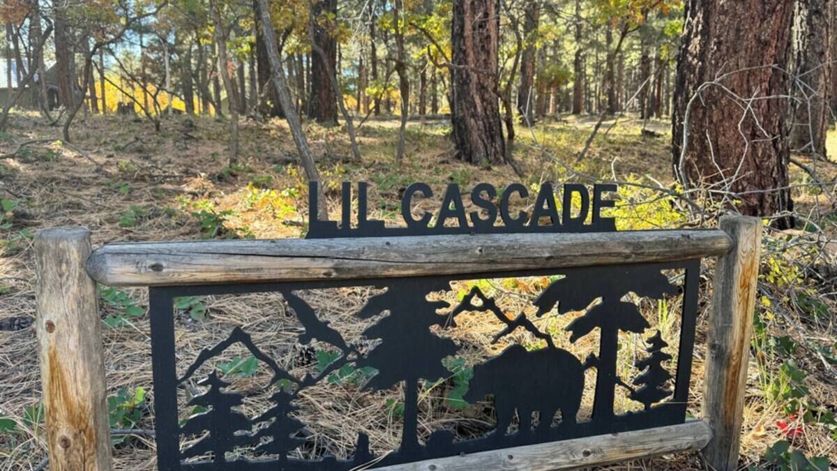 Monticello Cabin | Lil' Cascade Huge Mountain Lodge with deck near Blue Mountain Guest Ranch