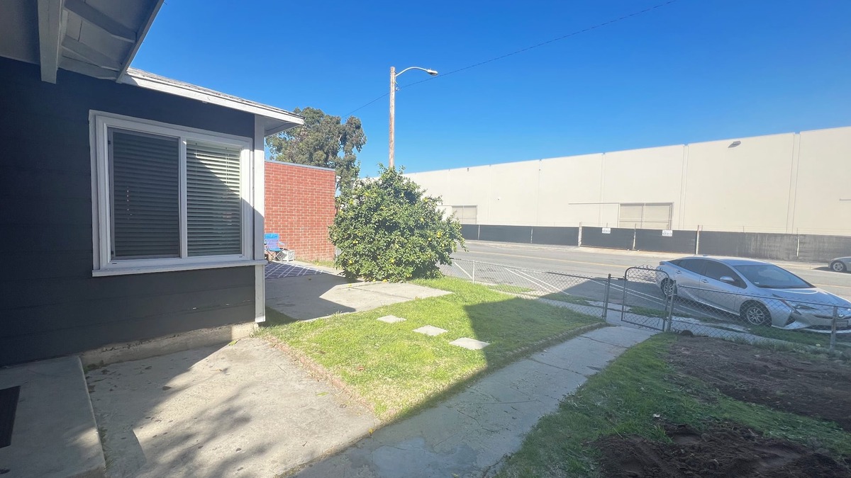 Old Town Apartment | LiLBettys Cottage 1-bedroom apartment in serene Torrance with AC, WiFi