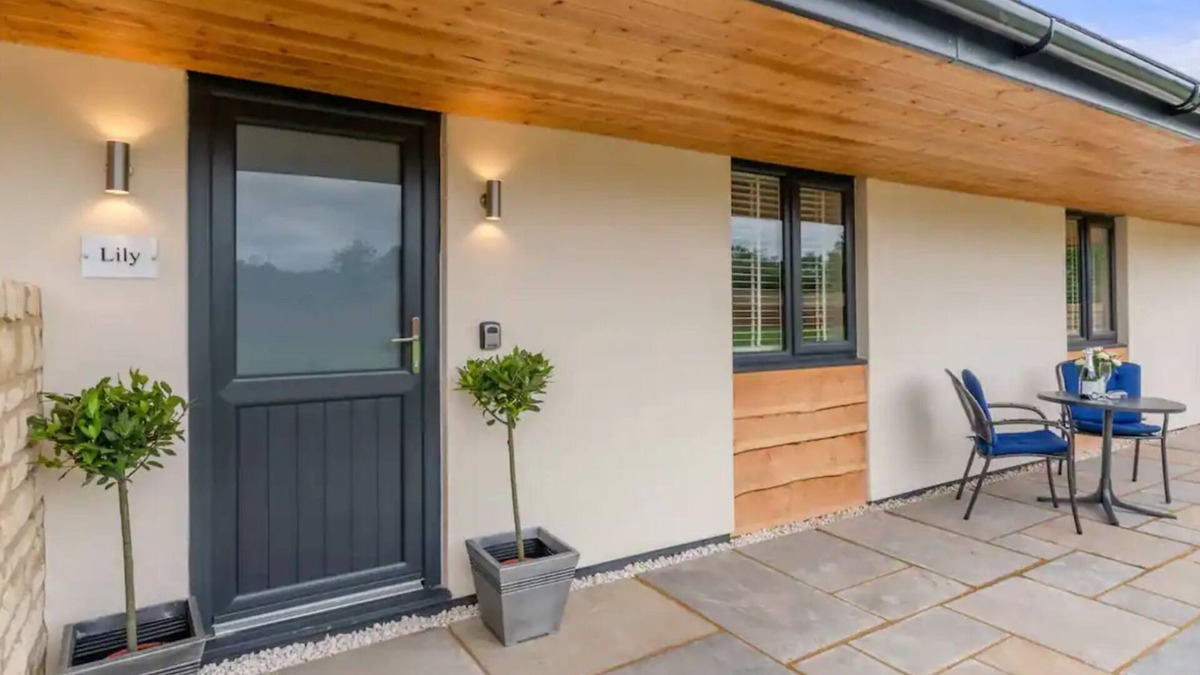 Mangotsfield House | Lily Barn, Recently Converted Modern Barn, Cotswolds