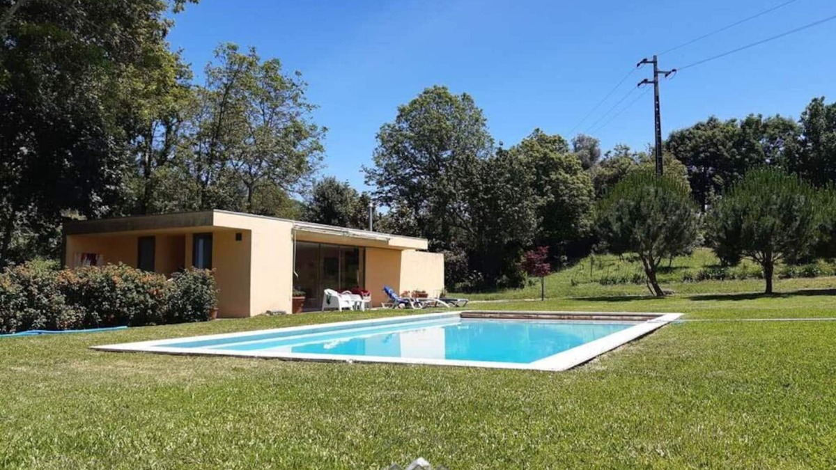 Bico House | LIMA COTTAGES/CASA DO CERCADO