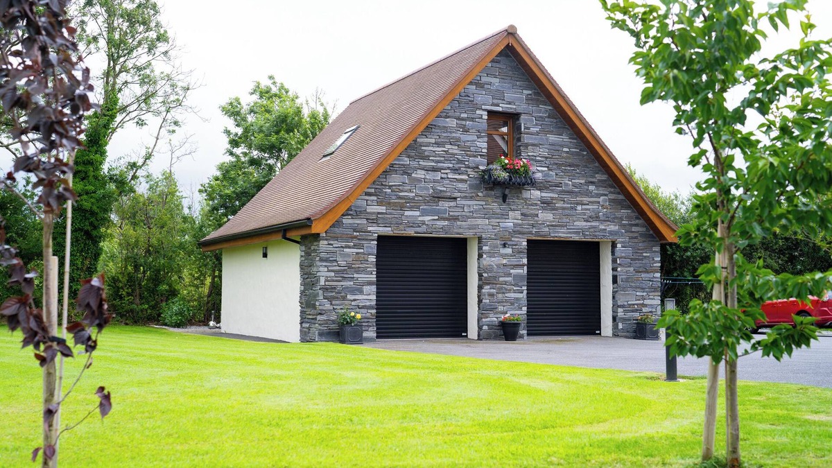 Limavady Apartment | Limavady Cherry Tree Apartment, Sleeps 2 & Parking