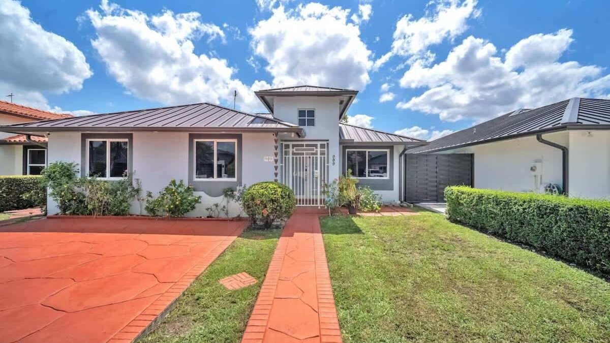 Ludlam House | Lime Haus 🍋 - Your Family Stay in Miami Awaits!