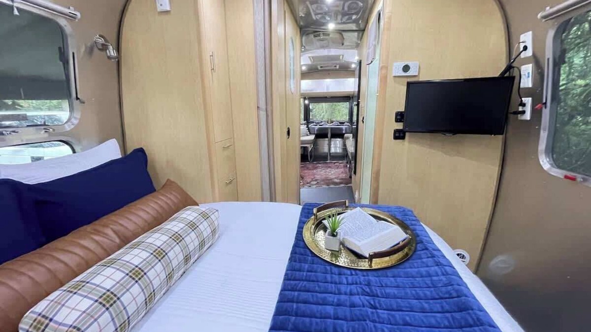Whitemarsh Island House | Limited Edition Airstream Midway to Downtown & Beach!