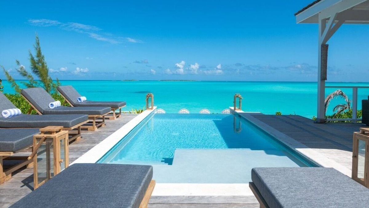 Tar Bay House | Limited-time chance! Bajamar: Beachfront 5BR Villa w/pool