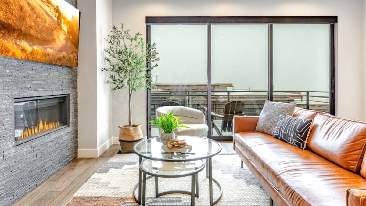 Hideout Condo | *Limited Time Offer* 90 Days ‘Til Christmas | Book Now to Save