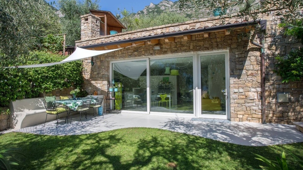Limone sul Garda Apartment | Limone - Small house surrounded by greenery with lake view