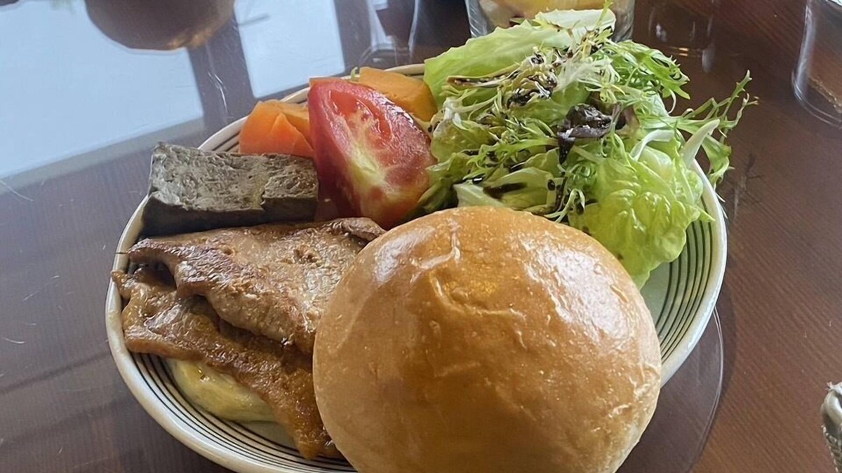 White Sand Beach Bed & Breakfast | Lin's Forest