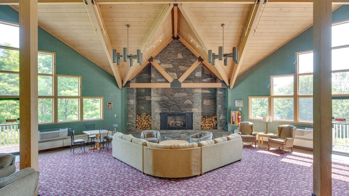 Lincoln Apartment | Lincoln Condo w/Resort Amenities & Mountain Views