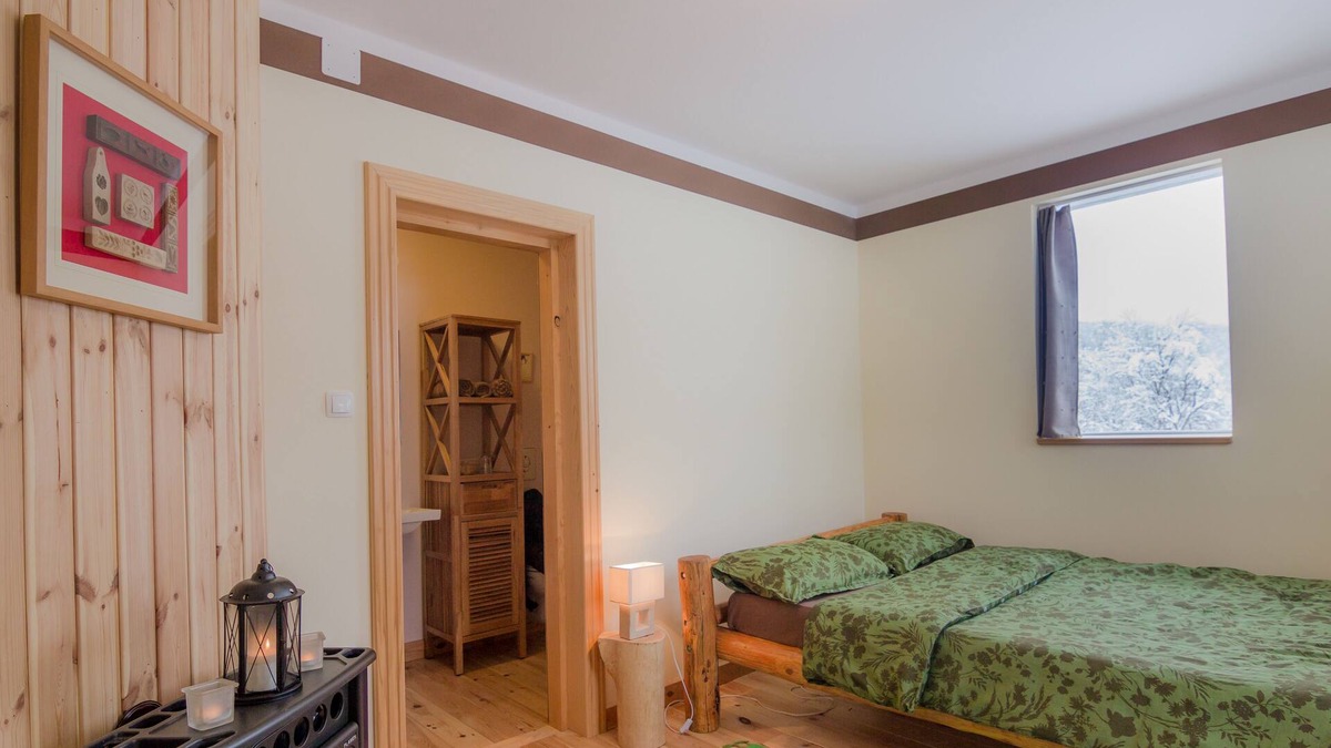 Velika Plana Apartment | Linden Tree Retreat & Ranch