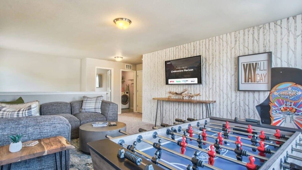 Woodmoor House | Lindenmere Horizon! Game Loft, Fire Pit, & WiFi