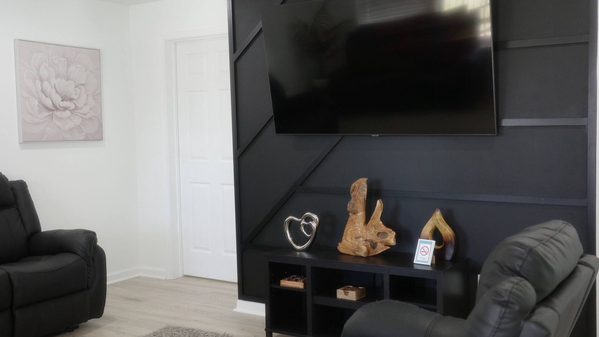 Gainesville Cottage | Lindo Lanier Cottage in Gainesville