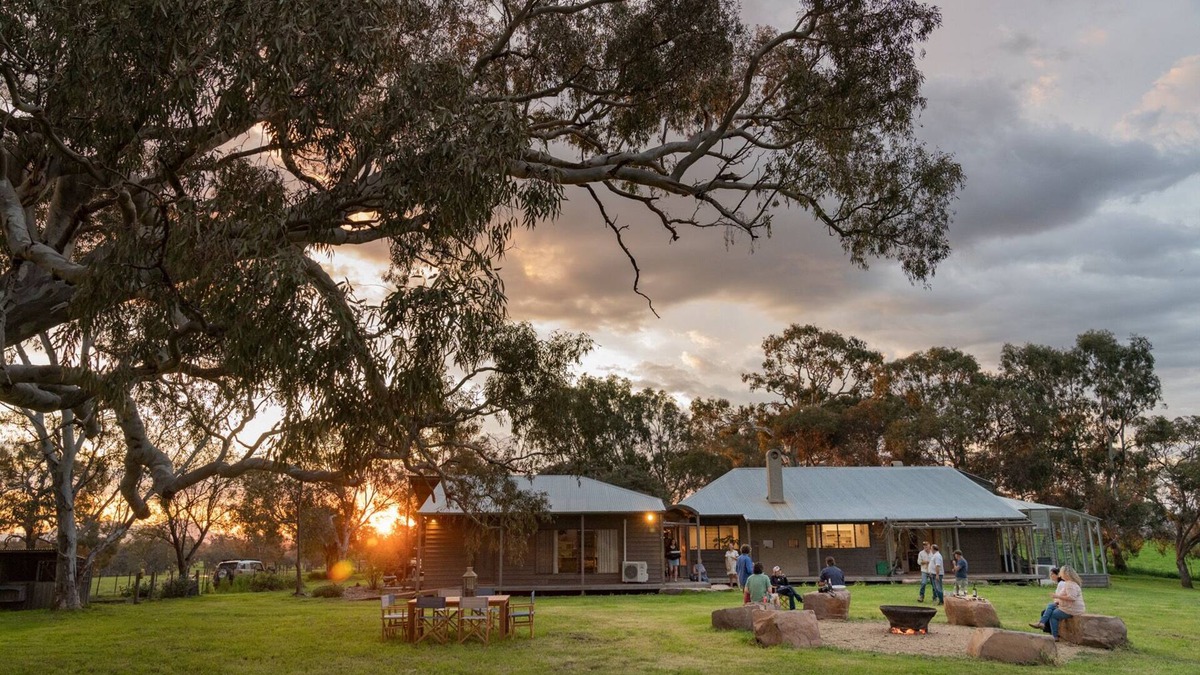 Mansfield House | Linleigh Farmhouse With Mountain Views