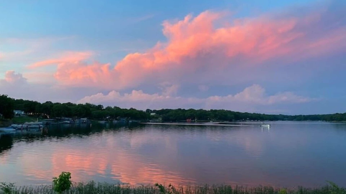 Linn Valley House | Linn Valley Lake House -Lakes, Golf, Pool, Fishing