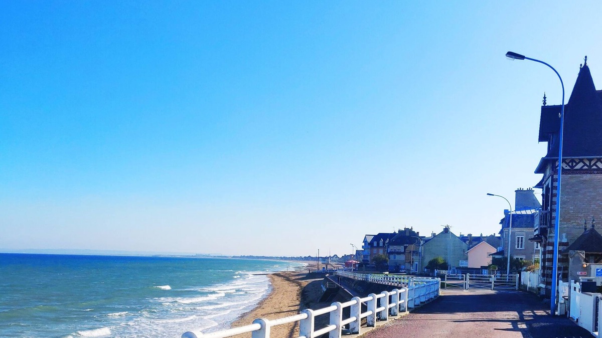 Lion-sur-Mer House | Lion sur Mer - Belle Maison Avec Terrasse à 100 Mètres de la mer