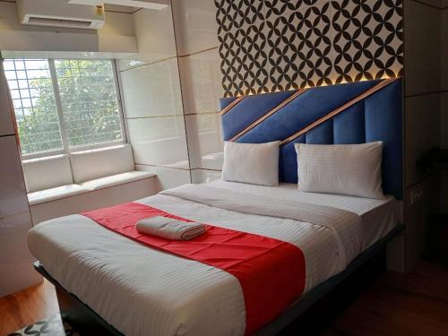 Airoli Hotel | Lipika Residency