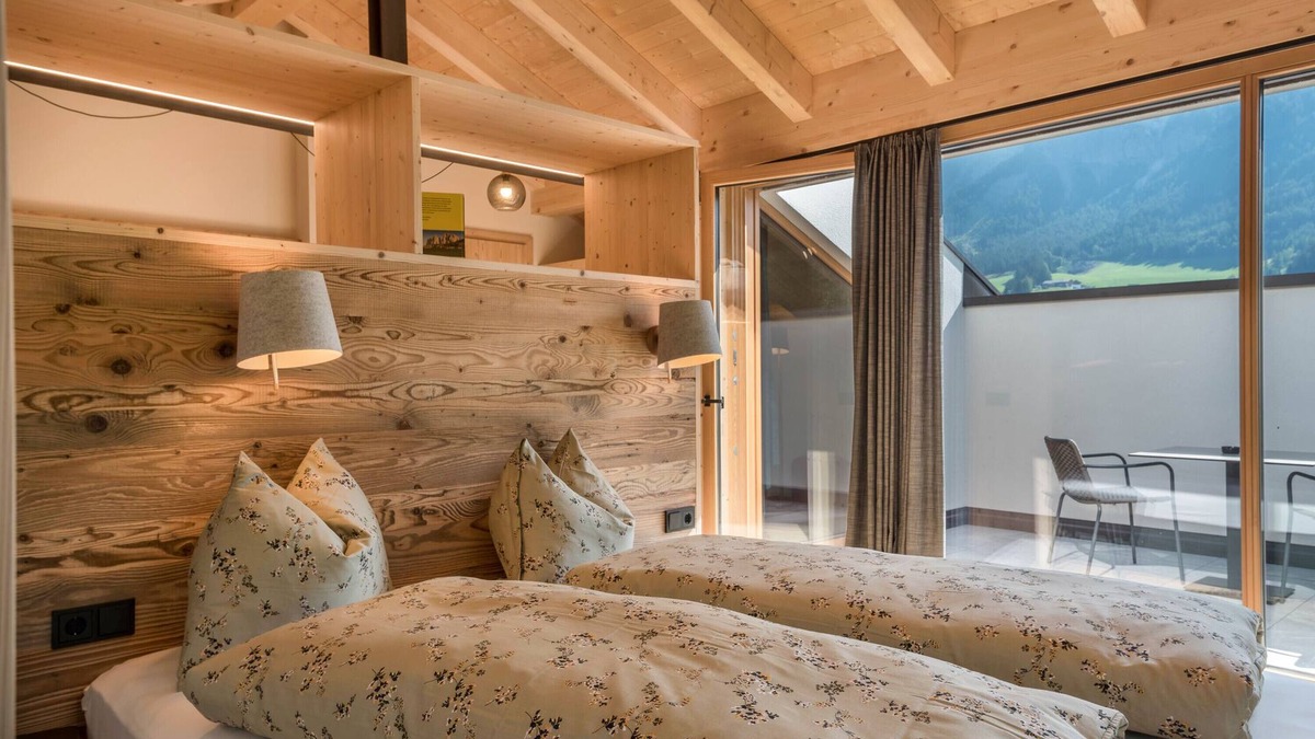 Santa Maddalena Apartment | Lippmöshof Holiday Apartment Reguz with Mountain View, Garden, Terrace, Sauna and Wi-Fi