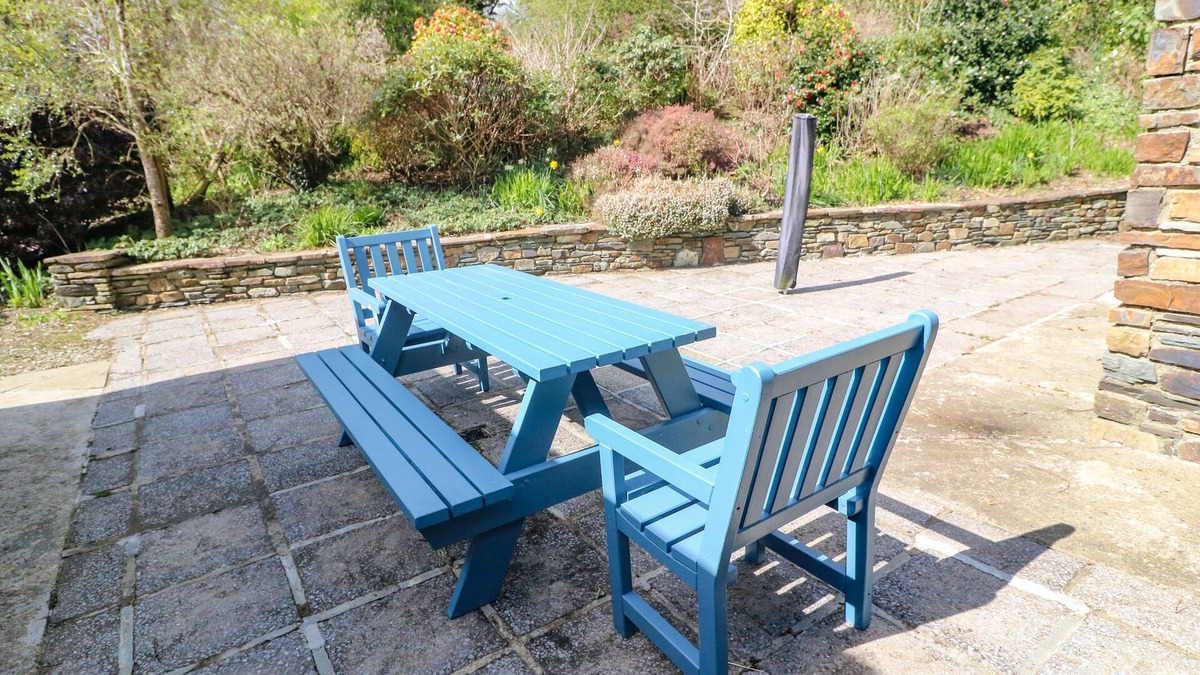 Union Hall Cottage | LIS-ARDAGH COTTAGE 2, family friendly in Union Hall, County Cork