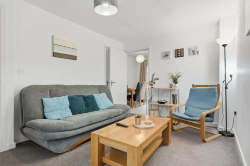 Coventry Apartment | Lisa's 2 bedroom house near Coventry