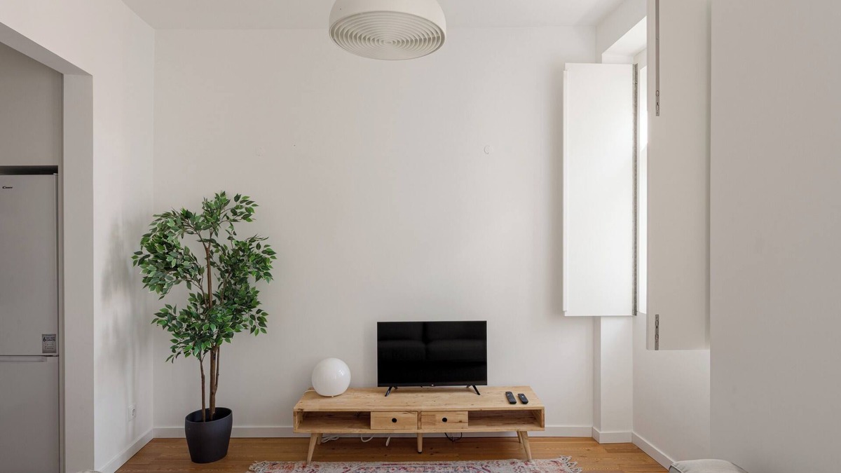 Santo Amaro Apartment | Lisbon Living Alcântara – Modern 2BR Flat