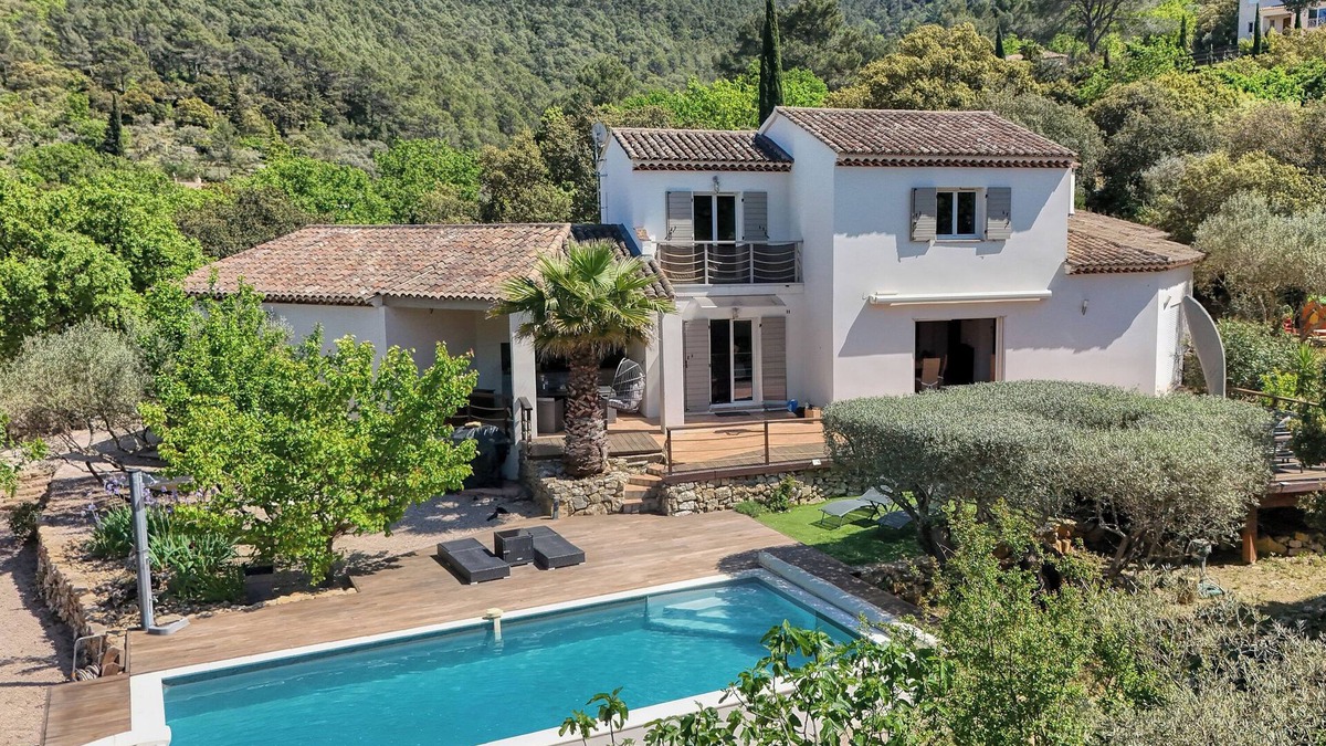 Sollies-Toucas House | Listed Provencal villa with magnificent view and swimming pool - 25 mn from sea