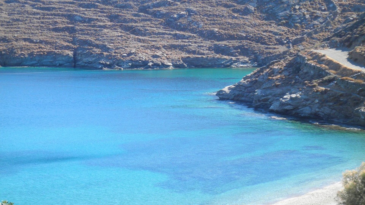 Kithnos House | Listening to the sea. Sea front house in Potamia bay, 50m from water.