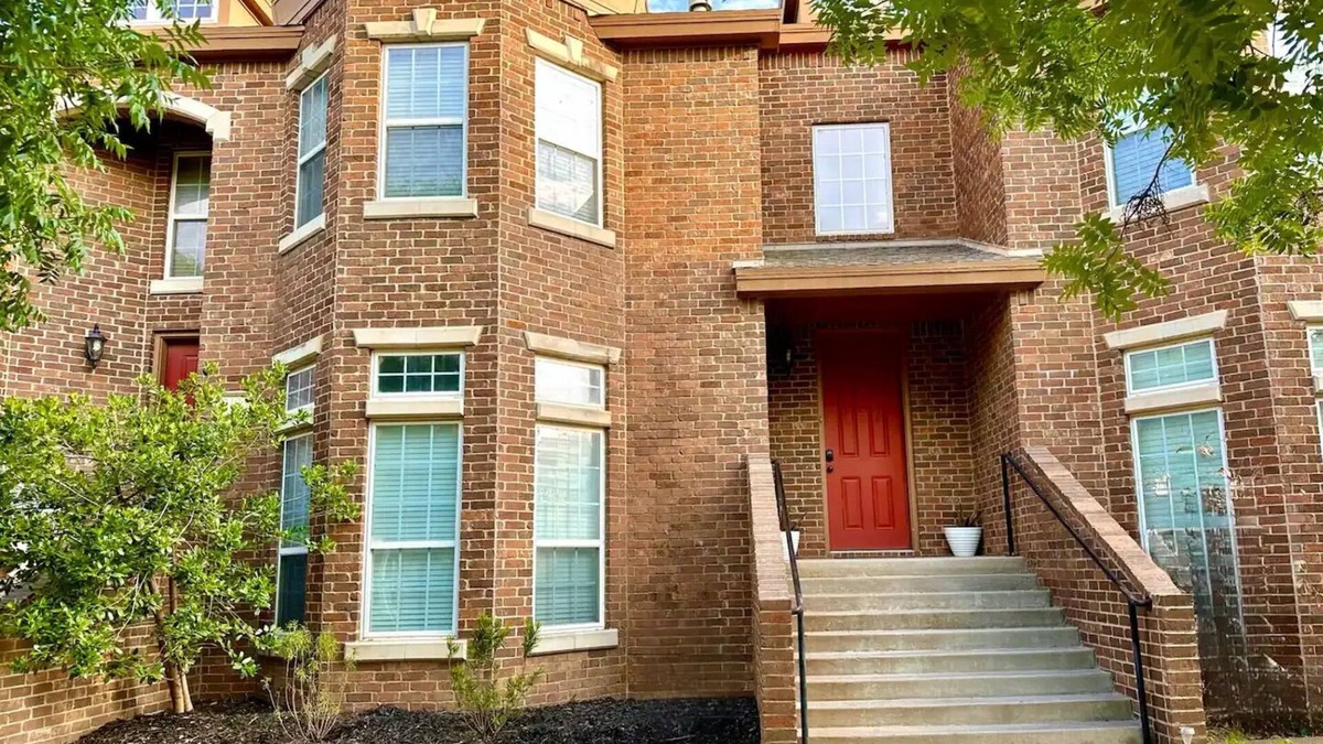 North Overton House | Listing by Established SuperHost. Walk to Texas Tech & More!
