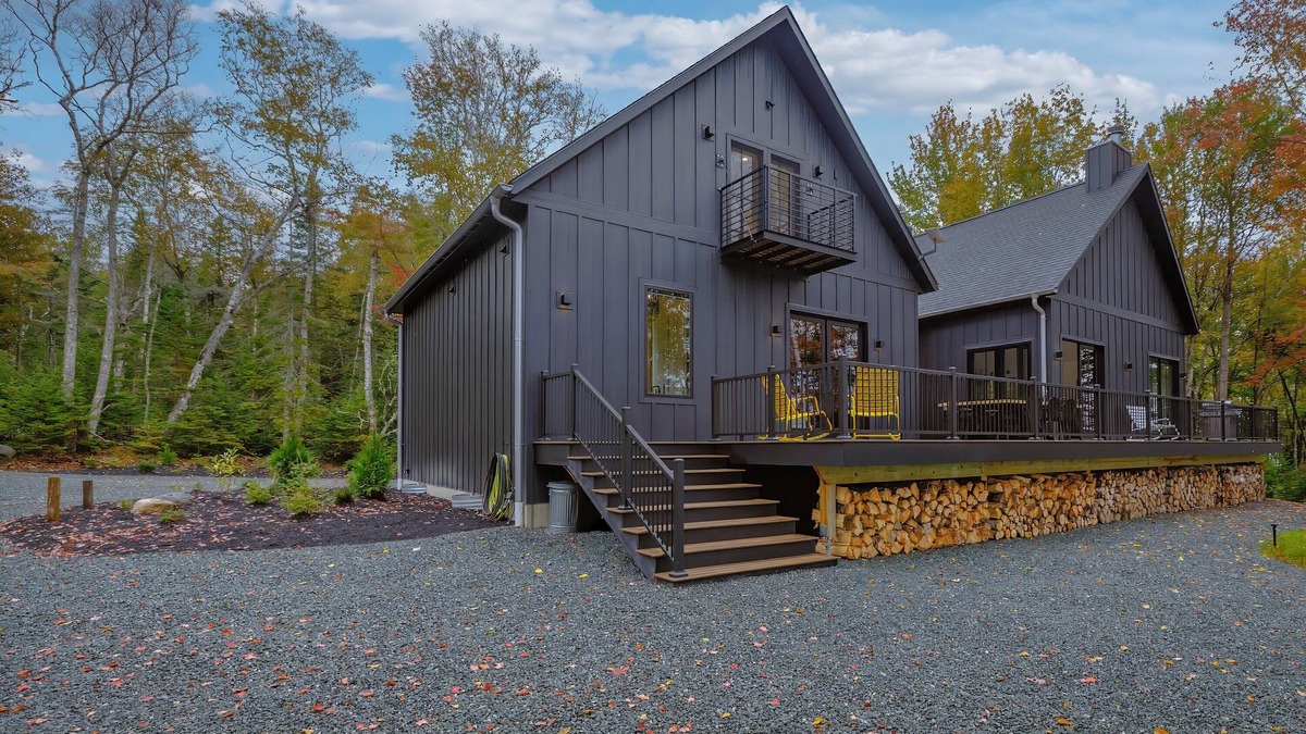 Steuben House | Little Acadia Shores - 3-bedroom Oceanfront home near Acadia with fitness room