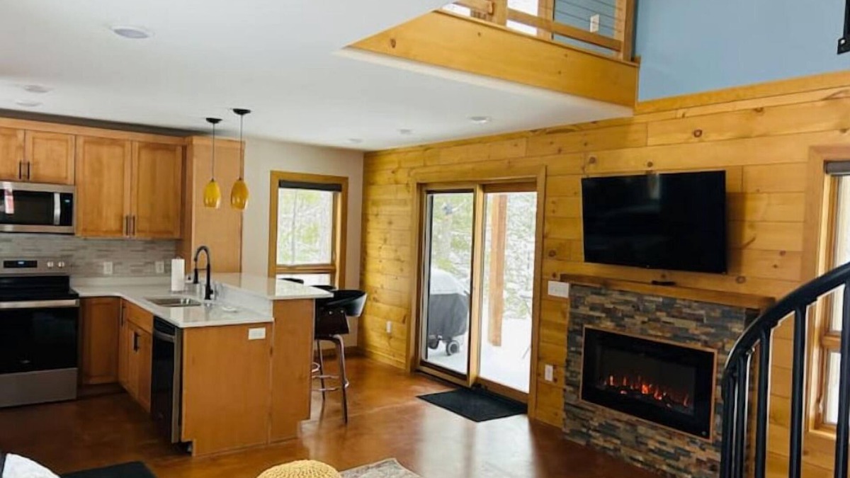 Rhinelander House | Little cabin