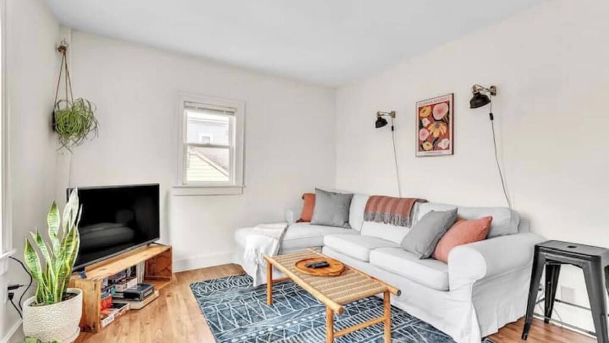Vergennes Apartment | Little City Brick Apartment B - cozy, 2nd floor apartment in downtown Vergennes